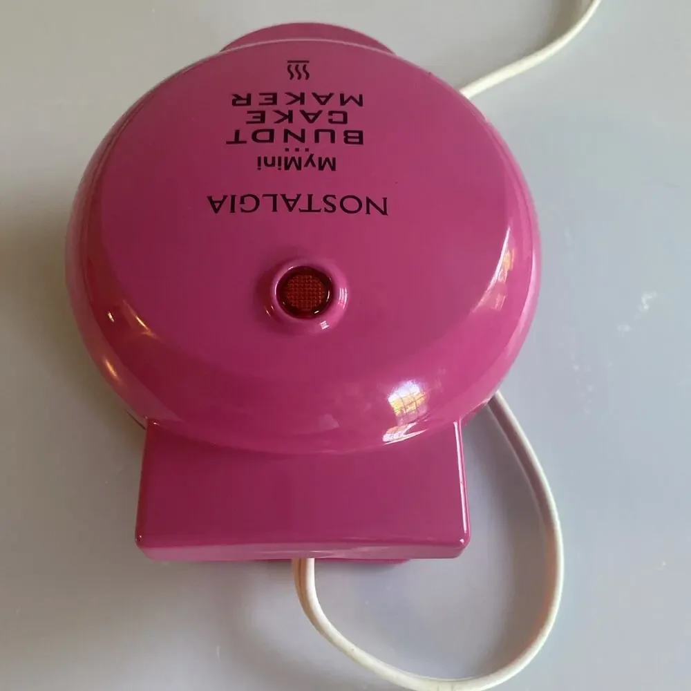 Nostalgia Electric My Mini Lava+Bundt Cake Maker Compact Size Nonstick Hot Pink